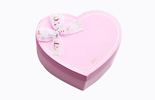 Heart shaped paper gift box